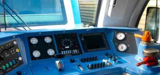 Электровоз ЭП1м кабина - рукоятка (современный контроллер машиниста)