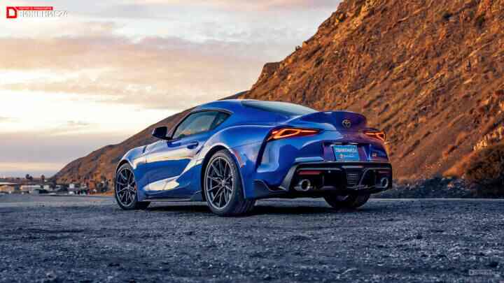 Фото Toyota GR Supra 2023 vs Nissan Z 2023