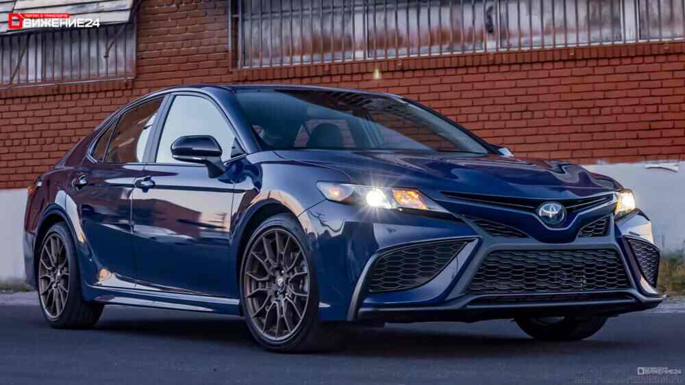Toyota Camry SE Hybrid Nightshade 2023