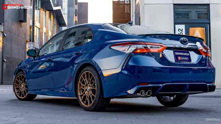 Toyota Camry SE Hybrid Nightshade 2023