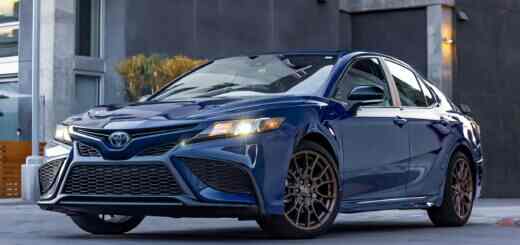 Toyota Camry SE Hybrid Nightshade 2023
