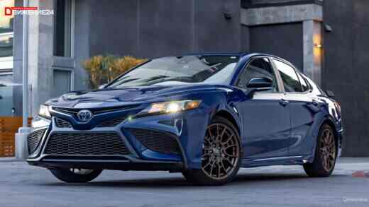 Toyota Camry SE Hybrid Nightshade 2023
