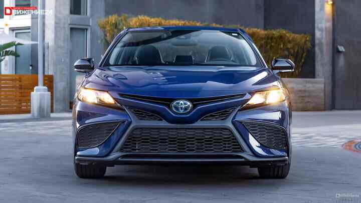 Toyota Camry SE Hybrid Nightshade 2023