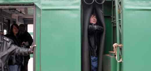 резина между вагонами, вагон с торца, межвагонное пространство