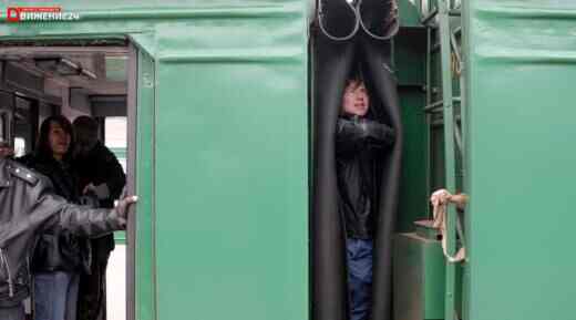 резина между вагонами, вагон с торца, межвагонное пространство