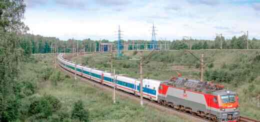 Поезд Стриж с электровозом ЭП 20