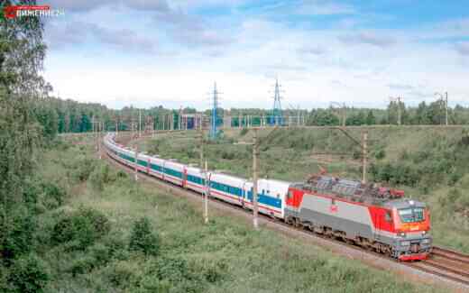 Поезд Стриж с электровозом ЭП 20