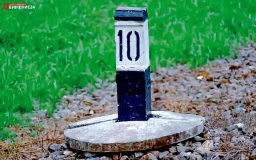 Пикетный путевой столбик, предельный столбик - путевые сигналы