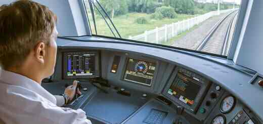 локомотивная бригада - машинист локомотива