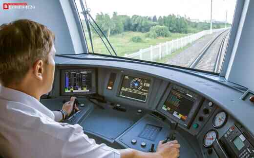 локомотивная бригада - машинист локомотива