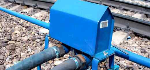 синие трубы вдоль жд путей - пневмообдув стрелочных переводов эпк пневмообдува