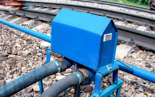 синие трубы вдоль жд путей - пневмообдув стрелочных переводов эпк пневмообдува