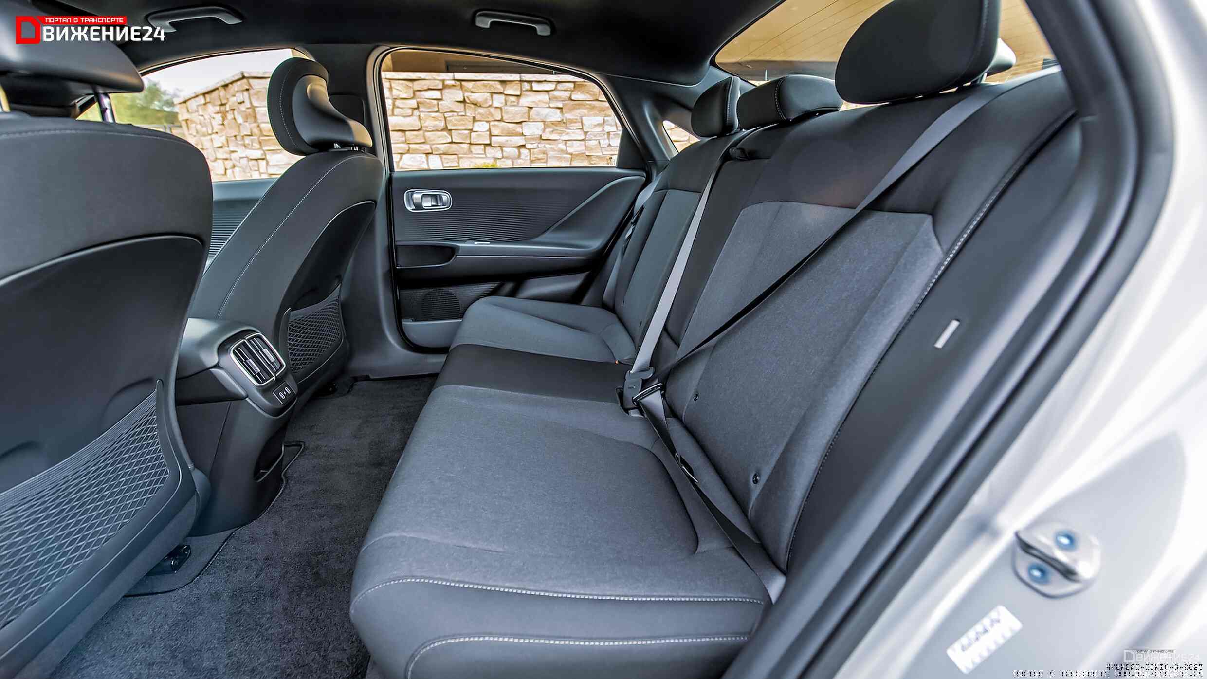 Фото Hyundai Ioniq 6 2023: тест-драйв